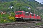 6  Bgeleisen  gefhrt von 155 006 vor einem Kesselwagenzug aus Richtung Wrzburg kommend, passieren hier Retzbach am 11.05.2010