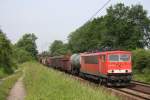 155 105 mit einem gemischten Gterzug in Ahlten am 08.06.2010.