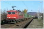 Der 24.11.2007 zeigte sich von der schnsten Seite des Herbst. Bei strahlendem Sonnenschein ist 155 158 mit ihrem Hangartner-KV auf dem Weg nach Basel. Die Aufnahme entstand am Haltepunkt Ltzelsachsen.