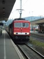 Die Gterzug-Durchfahrt einer BR 155 sorgte am Koblenzer Bahnhof auf Gleis 3 fr ordentlich Fahrtwind. 