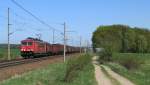 155 159-7 kommt hier mit einem Stahlzug von Ziltendorf nach Seddin durch Pillgram gefahren. 20.04.2011

