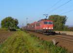 155 055-7 zieht einen Gterzug am 01.10.2011 bei Bhl Iggelheim in Richtung Mannheim