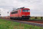 Lz kommt die 155 150-9 aus Neuss heran gefahren, um in Nievenheim einen Gterzug abzuholen. 20.4.2012