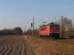 155 080-5 zwischen Emden und Rheine bei Devermhlen (B 296.6) am 23-3-2012.