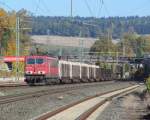 155 171-3 zieht am 19. Oktober 2012 einen gemischten Gterzug durch Kronach.