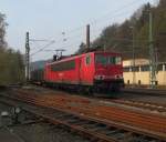 155 265-2 zieht am 23. April 2013 einen gemischten Gterzug in den Bahnhof Kronach.