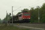 155 101 macht sich mit einem Gterzug am 4.