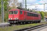 155 112-6 Solo in Richtung Süden unterwegs. Genau eine Stunde später durchfuhr die Lok wieder Baunatal Guntershausen, diesmal mit einem Schotterzug am Haken in Richtung Kassel.
16.04.2014