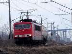 155 216-5 von Rgend kommend.  (Stralsund am 17.03.06)