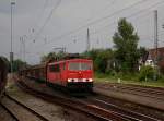 Die 155 204 mit einem Güterzug am 10.08.2010 bei der Durchfahrt in Eystrup.