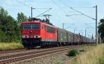 Mit einem Coiltransportzug am Haken rollte 155 243 am 01.08.15 durch Greppin Richtung Dessau.