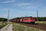 155 134-0 mit einem Kalizug in Richtung Zielitz. Fotografiert am 20.07.2015 in Angern-Rogätz. 