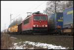 155037 mit einem gemischten Güterzug am 19.2.2016 um 12.03 Uhr durch Osnabrück - Hörne in nördlicher Fahrtrichtung.