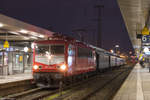 155 159 der WFL mit dem DPE 24176 im Nürnberger Hbf, 18.11.17