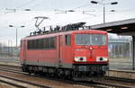 DB Cargo AG mit  155 061-5  [NVR-Nummer: 91 80 6155 061-5 D-Rpool] am 28.03.19 Bf. Flughafen Berlin-Schönefeld.