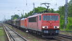 DB Cargo Deutschland AG  mit der Rpool  155 201-7 [NVR-Nummer: 91 80 6155 201-7 D-Rpool] hat   189 002-9  [NVR-Number: 91 80 6189 002-9 D-DB] und einen Ganzzug Schiebewandwagen am Haken am 22.05.19 Berlin-Hirschgarten.