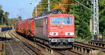 DB Cargo AG mit  155 113-4  [NVR-Nummer: 91 80 6155 113-4 D-Rpool] und Ganzzug gedeckter Schüttgutwagen (Kalizug) am 15.10.19 Durchfahrt Berlin Buch. 