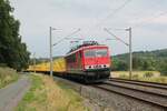 FWK-155 195-1 (Vermietet an EBS) am 30.7.2022 mit einem leeren Holzzug aus Brake kommend auf dem Weg nach Saalfeld/Saale.