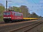 Cargo Logistik Rail Service GmbH  155 103-5 (NVR: 91 80 6 155 103-5 D-CLR) am 06.04.2017 Bückeburg nach Westen passierend...