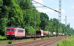 155 097-9 durchquert mit einem gemischten Güterzug den Hasseler Forst bei Düsseldorf in Richtung Bahnhof Eller am Nachmittag des 27.6.2018
