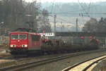 22. Februar 2008, Ein Güterzug aus Saalfeld, bespannt mit Lok 155 075, fährt durch den Bahnhof Kronach. Beladen ist er hauptsächlich mit Halbzeugen aus dem Stahlwerk Thüringen, der ehemaligen Maxhütte Unterwellenborn. 