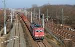 155 222 zieht am 25.02.11 einen gemischten Güterzug durch Holzweißig Richtung Leipzig.