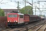 155 013-6 mit einem gemischten Güterzug am Haken, fuhr am 12.05.2013 durch Hannover Linden/Fischerhof.