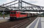 Hier 155 251-2 mit einem Güterzug, bei der Durchfahrt am 27.6.2013 durch Berlin Gesundbrunnen, in Richtung Berlin Wedding.