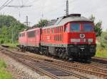 Nachschuss auf den Lokzug, der am 12.07.2013, mit 140 218-9 an der Spitze, durch Leipzig-Thekla fuhr.