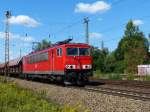 155 013 zieht am 28.08.2014 einen gemischten Güterzug durch Leipzig-Thekla.