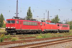 Leipzig-Schönefeld: aus Engelsdorf kommend fährt der Lokzug mit der 155 065-6, der 152 057-6, und als Schlußfzg.