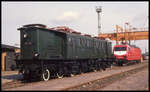 Ausstellung im Gbf Halle am 26.4.1992: E 9502 und 156003