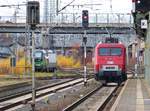 MEG 156 002-6 setzt sich in langsam in Bewegung nach einem Zwischenhalt im Bahnhof Nordhausen. leider schafffte ich nur noch eine Teleaufnahme vom anderen Ende des Bahnsteigs. 28.11.2019