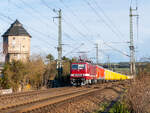 FWK 243 936 und 156 001 verließen am 07.04.2022 mit dem Bretterzug Saalfeld gen Brake.