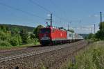 Die MEG 803 (156 003)am 06.06.2013 mit Seecontainer vor Fulda.