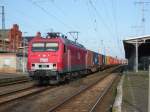 Am 28.03.2015 kam MEG 801(156 001) mit ihrem Containerzug aus Richtung Magdeburg nach Stendal und fuhr weiter nach Wittenberge. 