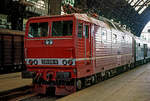 DR-Elektrolok 230 015 am 19.07.1991 im Hbf. Dresden. 