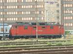 BR 180 von DB Cargo am 19.06.2002 in Berlin-Lichtenberg