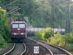 180 020 wurde erst von ihrer Tschechichen Kollegin 372er gen Sden gezogen und kam hier nach ca. 2h wieder auf eigenen  Fen  mit einem Kesselwagenzug zurck kurz vor Dresden Cotta.
17.06.11