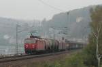 180 015 hat mit ihrem Güterzug am 09.10.2013 gerade Königstein in Richtung Dresden durchfahren.