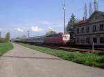 Ein EuroCity fhrt durch den Bahnhof von Kork in Richtung Kehl. Damals fuhren noch keine TGVs. Das Bild entstand am 24. April 2006.