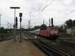 181 213-0 mit IC2055 von Saarbrcken Hbf nach Stuttgart Hbf.Dieser Zug fuhr auserplanmssig mit einer 181er.Am 05.10.08 bei der einfahrt in den Mannheimer Hbf.