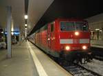 181 220 mit EN 409 von Frankfurt(Main)Hbf nach Budapest.Am 07.01.09 beim Halt in Mannheim Hbf.