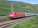 181-220 durchfhrt am 19.9.10 mit dem IC 336 das Weinrtchen Winningen (Mosel).