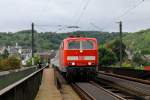 181 204-9 berquert mit dem IC  Norderney  auf die Mosel in Koblenz.