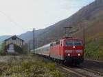 181 209-8 zieht den IC 135 Luxemburg - Nordeich (Mole) am 20.10.2011 durch Hatzenport (Mosel)