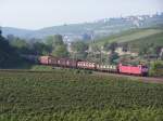 Mit TC 45201 fhrt 181 218 am 24.09.05 durch die Weinberge von Wincheringen an der Obermosel.