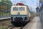 512 010-0 / V 118 / mit SEL 181 211-4 durch Anklam am 04.10.2021 - ich stehe am Ende von Bahnsteig 2 im Bf