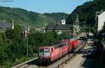 101 022-2 mit 181 215-5 im Schlepp gen Sden  in St.Goar 19.7.10