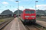 Hier steht 181 214-8  Mosel  auf einem Abstellgleis des Karlsruher Hauptbahnhofes.